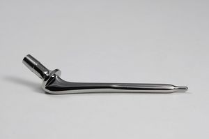 prothèse de hanche vétérinaire cimentée / pour arthroplastie totale de la hanche