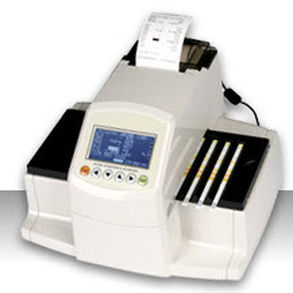 analyseur d'urine semi-automatique / humain / de paillasse