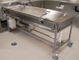 table d'autopsie / de dissection / de lavage mortuaire / rectangulaire