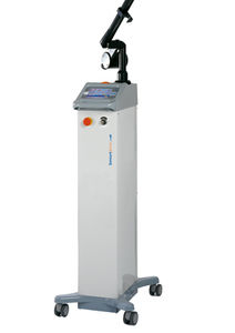 laser pour chirurgie gynécologique / pour chirurgie ORL / au CO2 / sur chariot