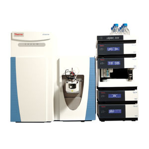 spectromètre Orbitrap / quadripolaire / pour la découverte de médicaments / de médecine légale