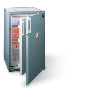 réfrigérateur pour hôpitaux / de type armoire / plombé / 1 porte