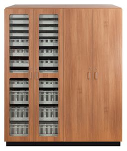 armoire de distribution / pour instruments / d'hôpital / avec étagère