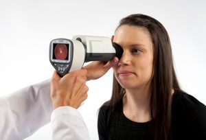 caméra rétinienne non-mydriatique / angiographie de l'œil en fluorescence / portatif