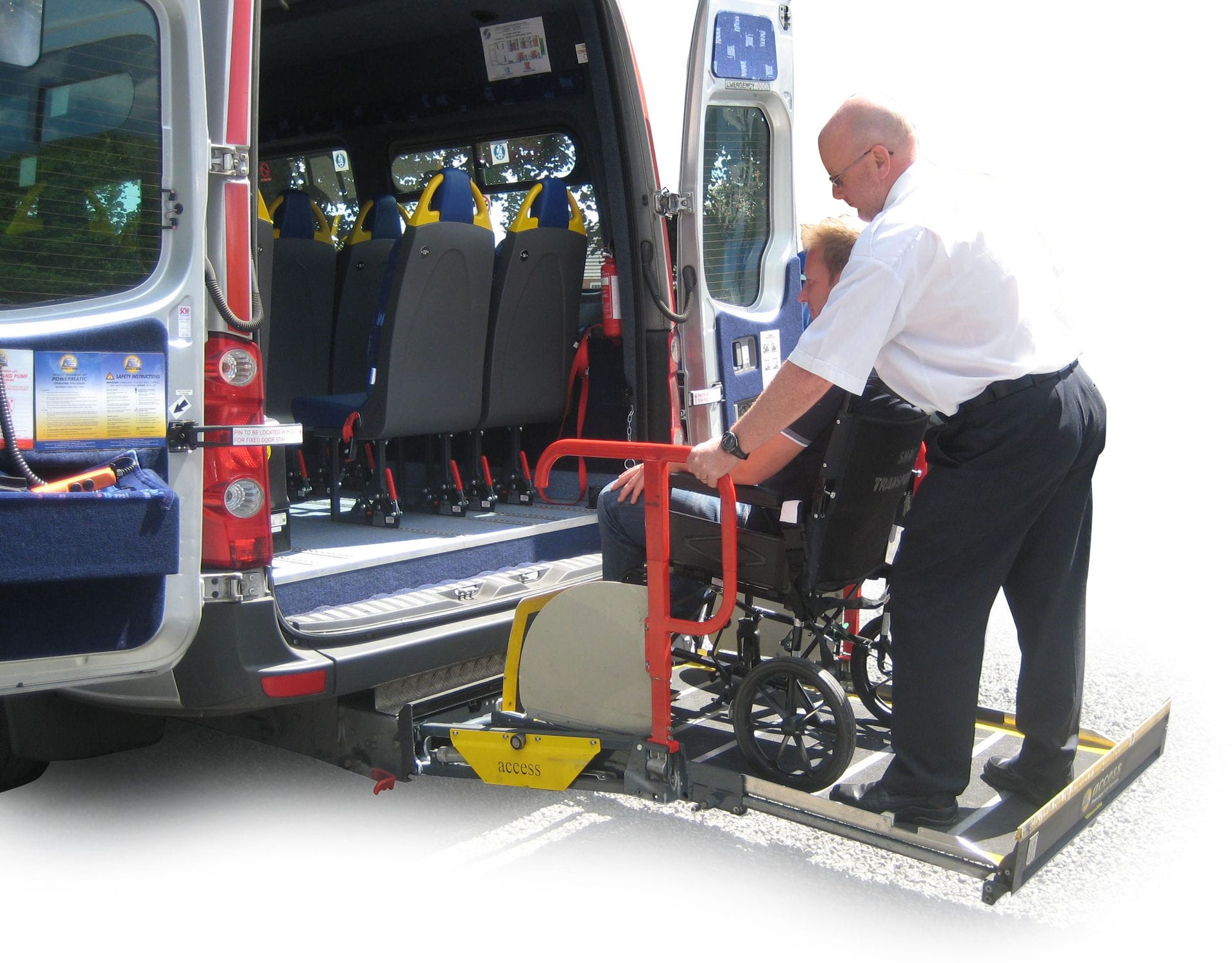 Plateforme élévatrice de fauteuil roulant Access™ Minibus Cassette Mobility Networks Plateforme élévatrice de fauteuil roulant Access™ Minibus Cassette Mobility Networks