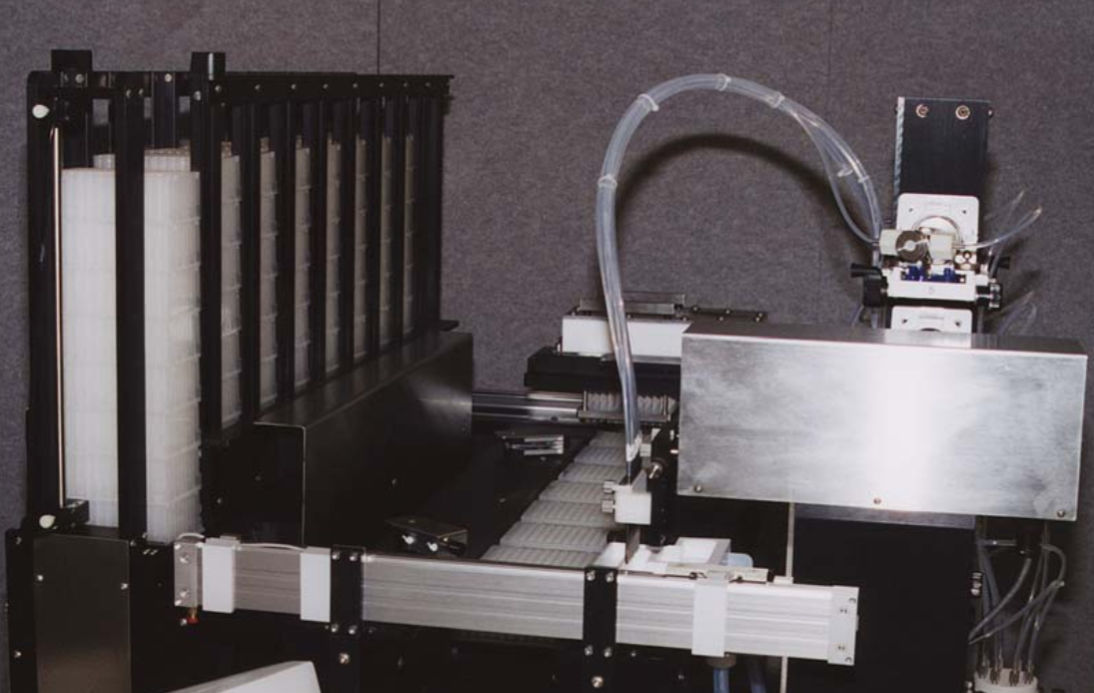 Laveur de microplaques automatisé CombiChem Oyster Bay Pump Works de laboratoire