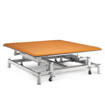 Table de Bobath électrique / sur roulettes...