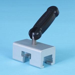 clameau pour table d'opération