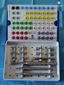 kit d'instruments pour implantologie dentaire