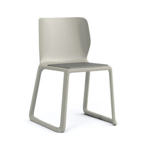 chaise empilable