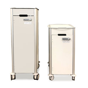 armoire de chevet sur roulettes
