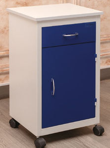 armoire de chevet sur roulettes