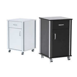 armoire de chevet sur roulettes