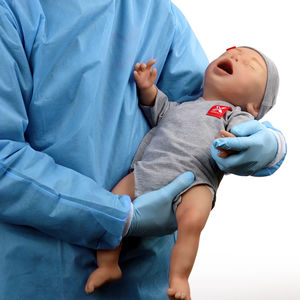 mannequin de formation pour soins pédiatriques