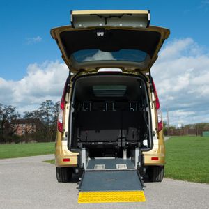 véhicule pour handicapés monospace