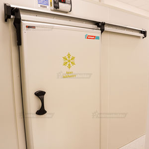 porte pour chambre froide de laboratoire