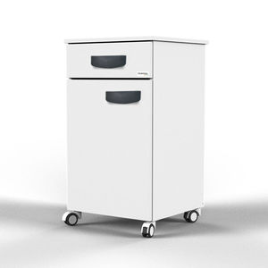 armoire de chevet sur roulettes