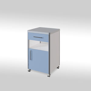 armoire de chevet sur roulettes