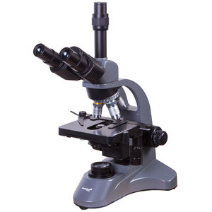 microscope de laboratoire
