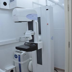 salle mobile de radiologie pour mammographie