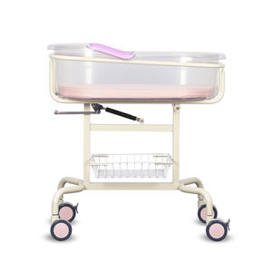 berceau médical sur roulettes