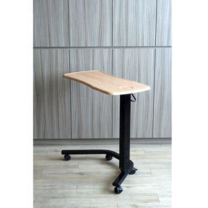 table de lit sur roulettes