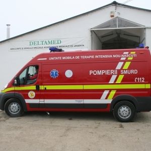 ambulance de soins intensifs