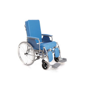 chaise garde robe sur roulettes