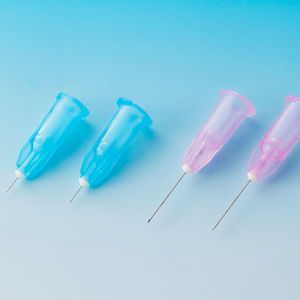 aiguille d'injection de produits de comblement esthétique