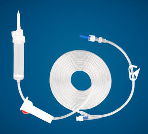 set de perfusion avec chambre compte-gouttes