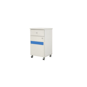armoire de chevet sur roulettes