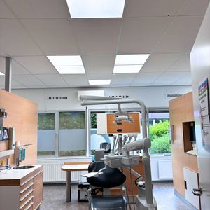 panel LED pour cabinet dentaire