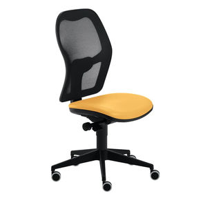 chaise sur roulettes