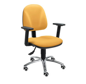 chaise avec accoudoirs