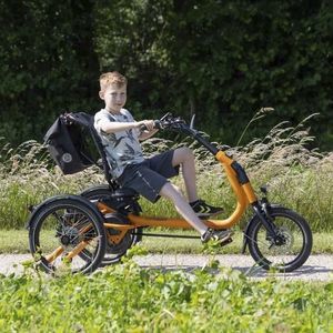 tricycle orthopédique à pédales