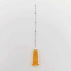 aiguille d'injection de produits de comblement esthétique