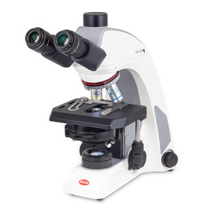 microscope trinoculaire