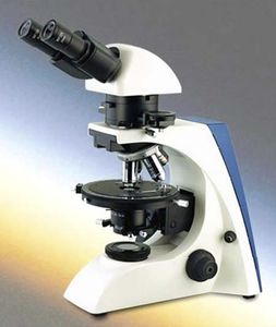 microscope de laboratoire
