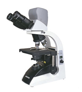 microscope de laboratoire