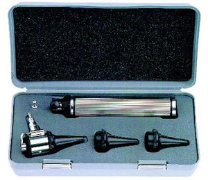 otoscope avec spéculum