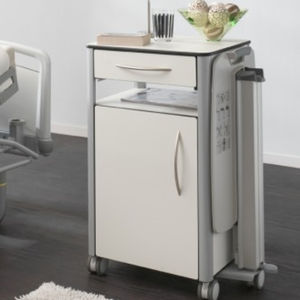 table de chevet sur roulettes
