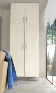 armoire de chambre de patient