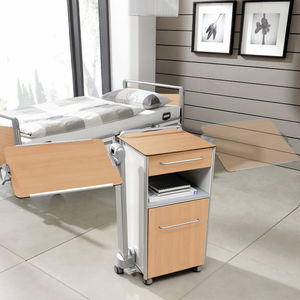 table de chevet sur roulettes