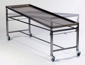 table d'autopsie pour la médecine légale