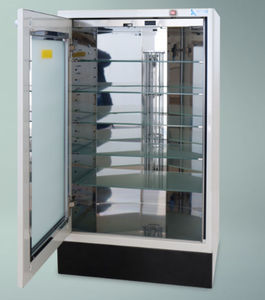 armoire avec porte