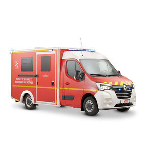 ambulance avec cellule rapportée
