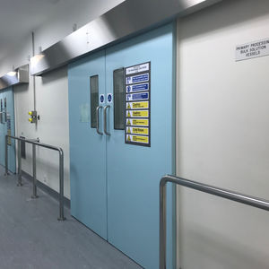 porte de salle d'opération