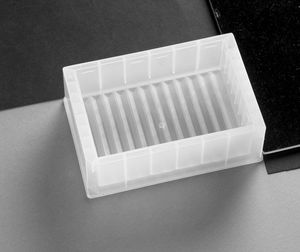 microplaque à réservoir pour les sciences de la vie
