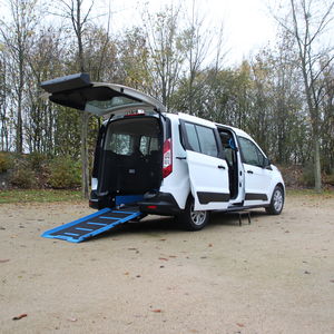 véhicule pour handicapés monospace