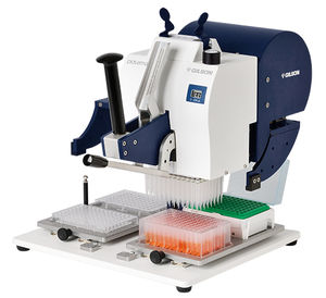 robot pipeteur de laboratoire